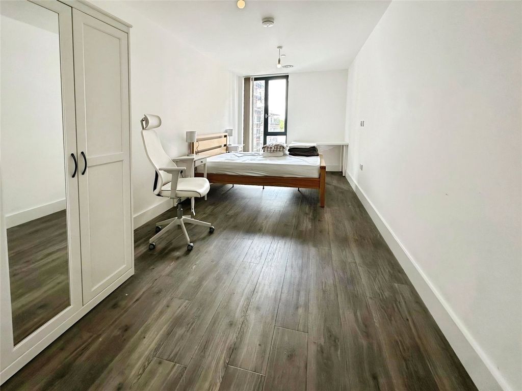 Property photo 3 of 7 Bedroom