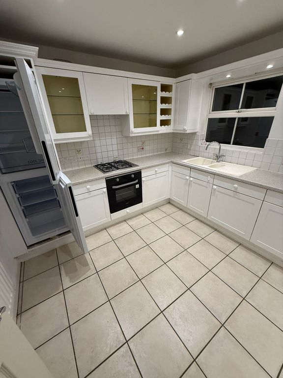 Property photo 2 of 22 Kitchen