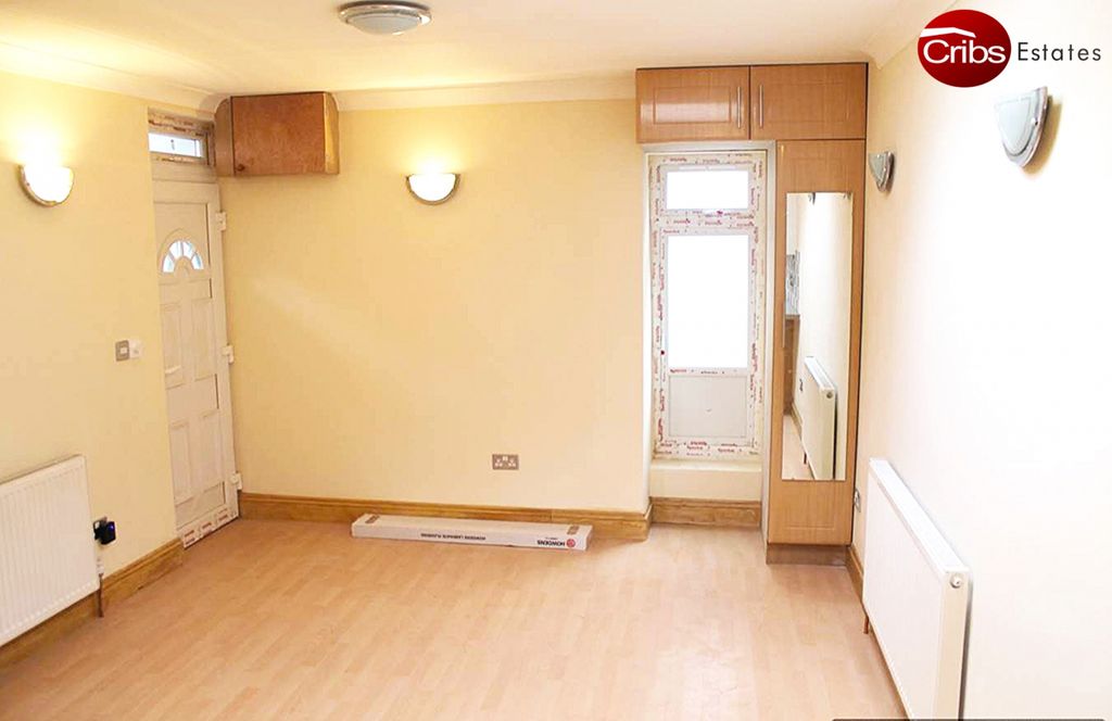 Property photo 2 of 7 Gallery