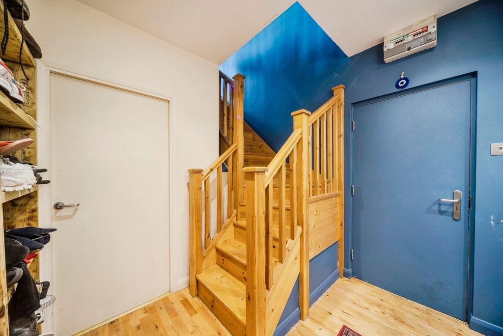 Property photo 2 of 26 Pbox-Img.Jpg
