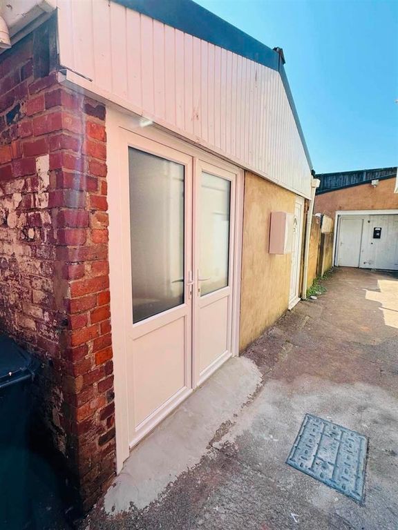 Property photo 1 of 15 37Rexeter1.Jpg