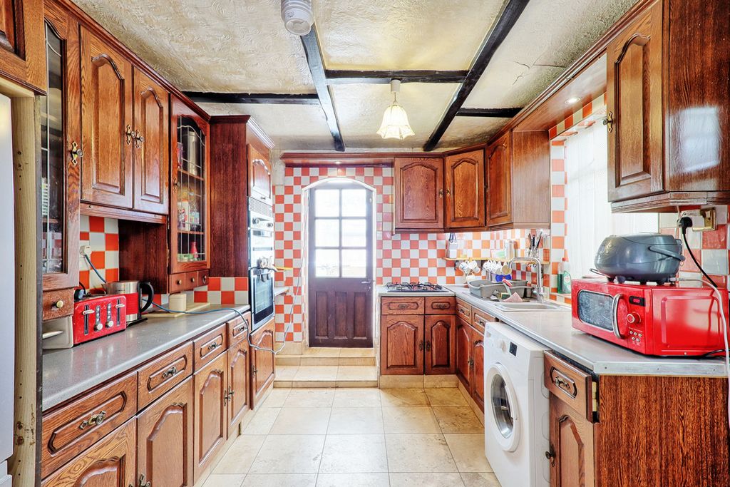 Property photo 2 of 19