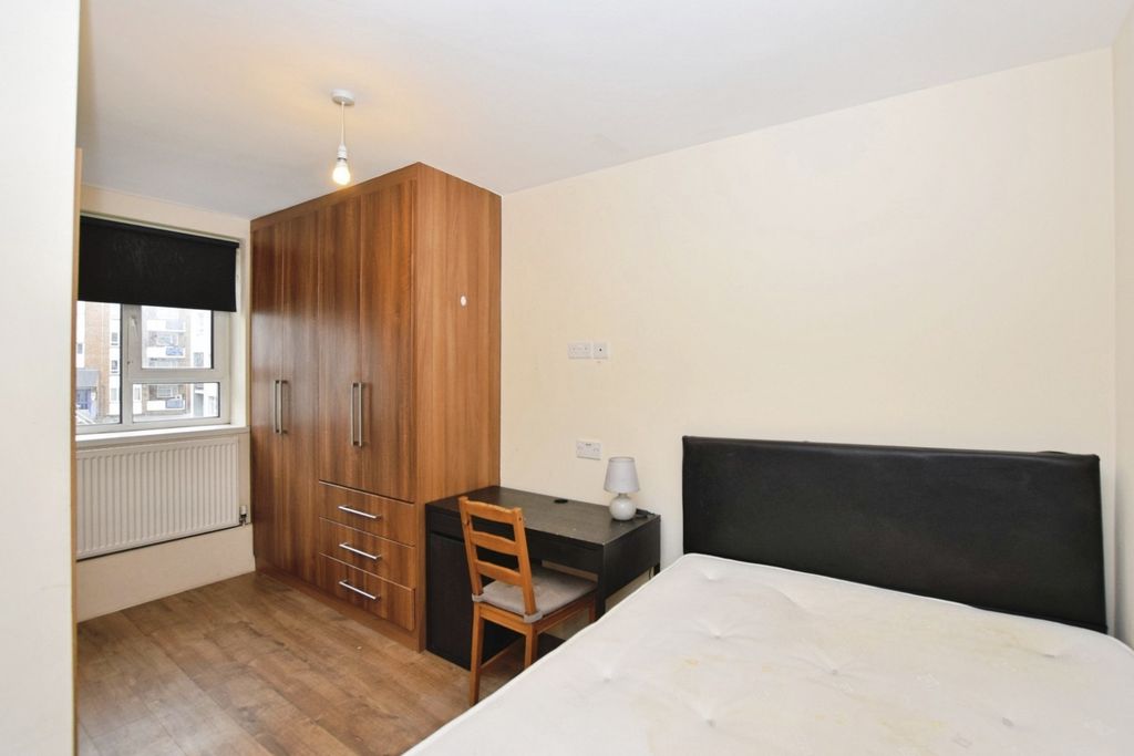 Property photo 1 of 11 Room 1