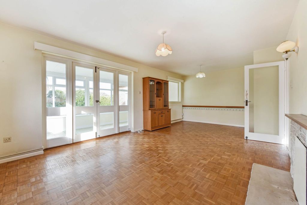 Property photo 2 of 25