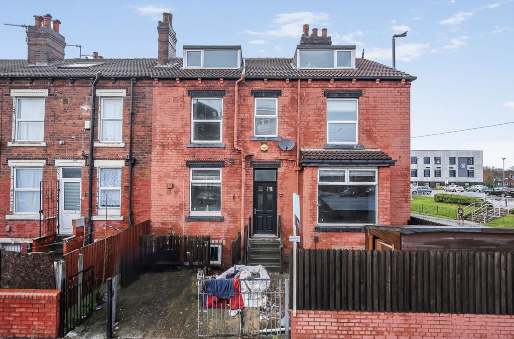 Property photo 1 of 11 Front