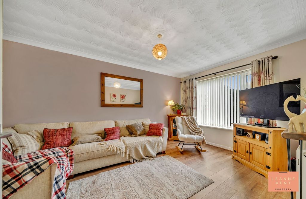 Property photo 3 of 25