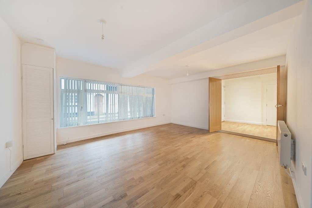 Property photo 3 of 19 Living Room