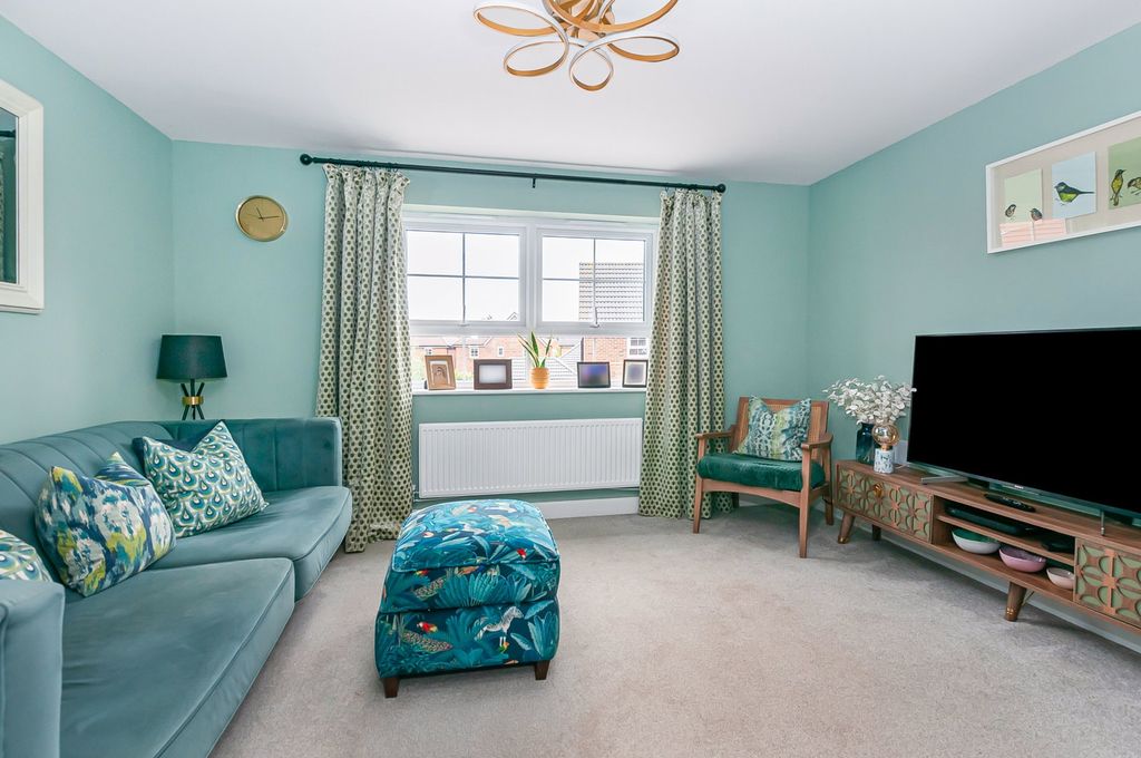 Property photo 2 of 24