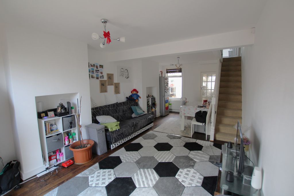 Property photo 2 of 16