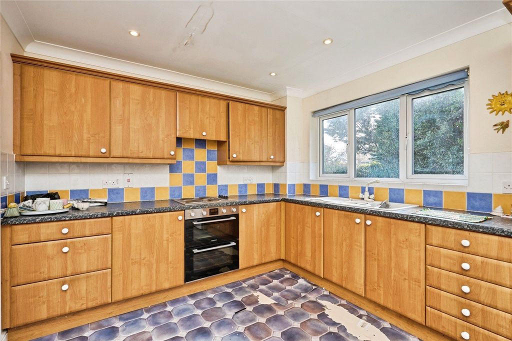 Property photo 2 of 14 Picture No. 11