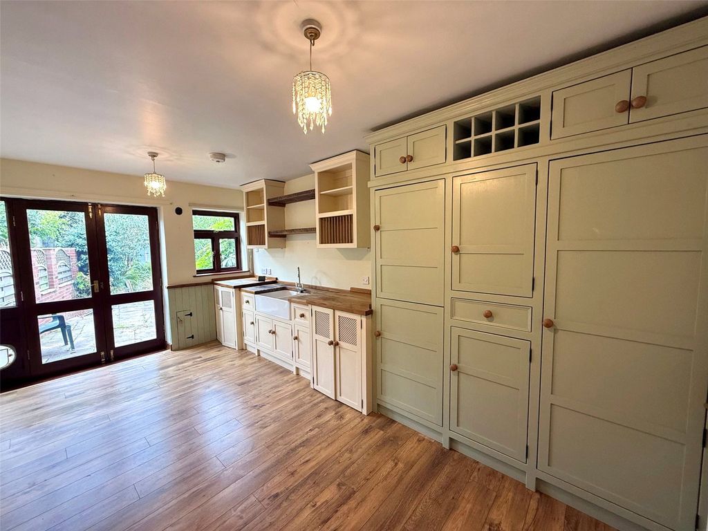 Property photo 2 of 17 Picture No. 34