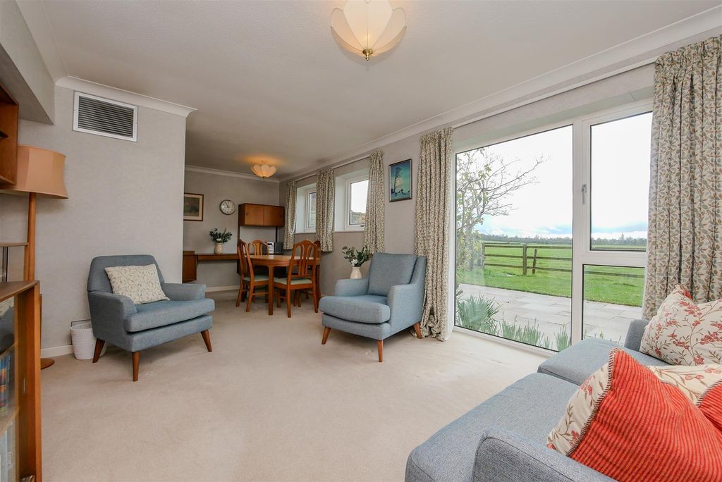 Property photo 3 of 16 Lounge/Dining Room