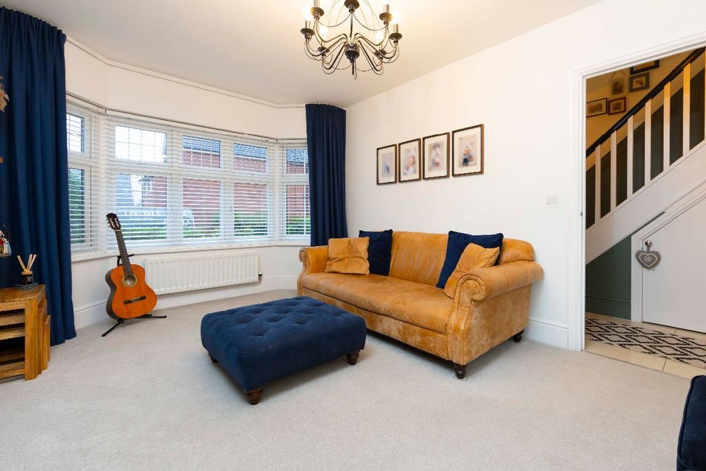 Additional image 5 of 4 bed detached house for saleFoxglove Close, Trelewis, Treharris CF46