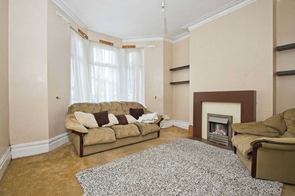 Property photo 2 of 17 Photo