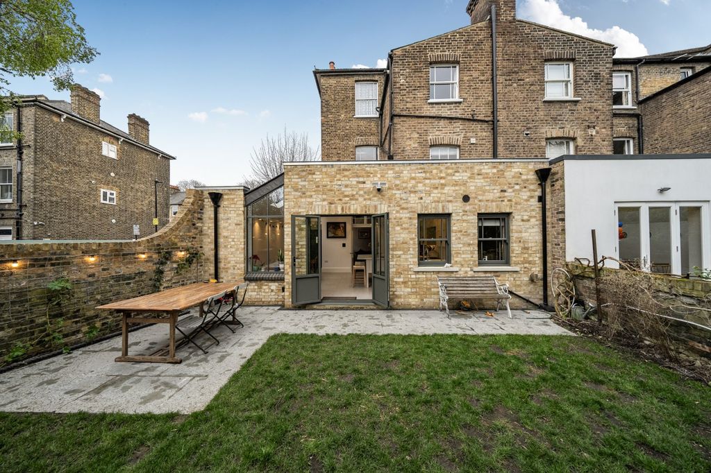 Property photo 2 of 20 Picture No. 21