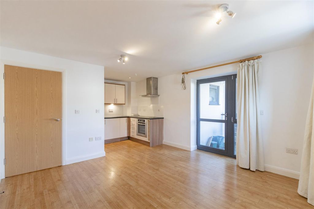 Property photo 3 of 12 Image00007.Jpeg