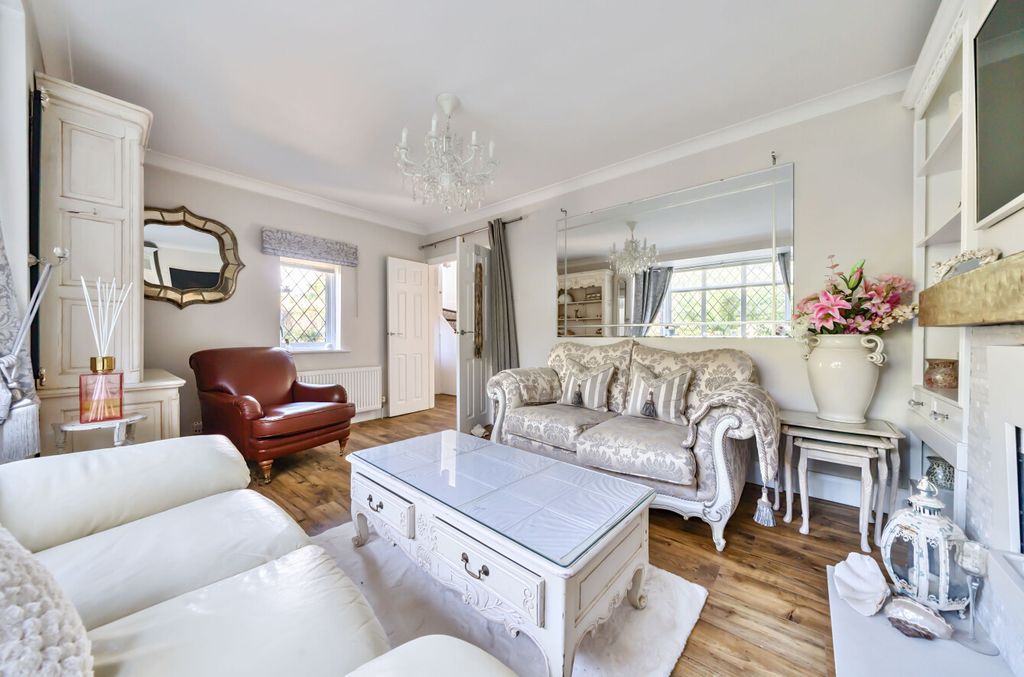 Property photo 3 of 26 1324340-26-686Fee...