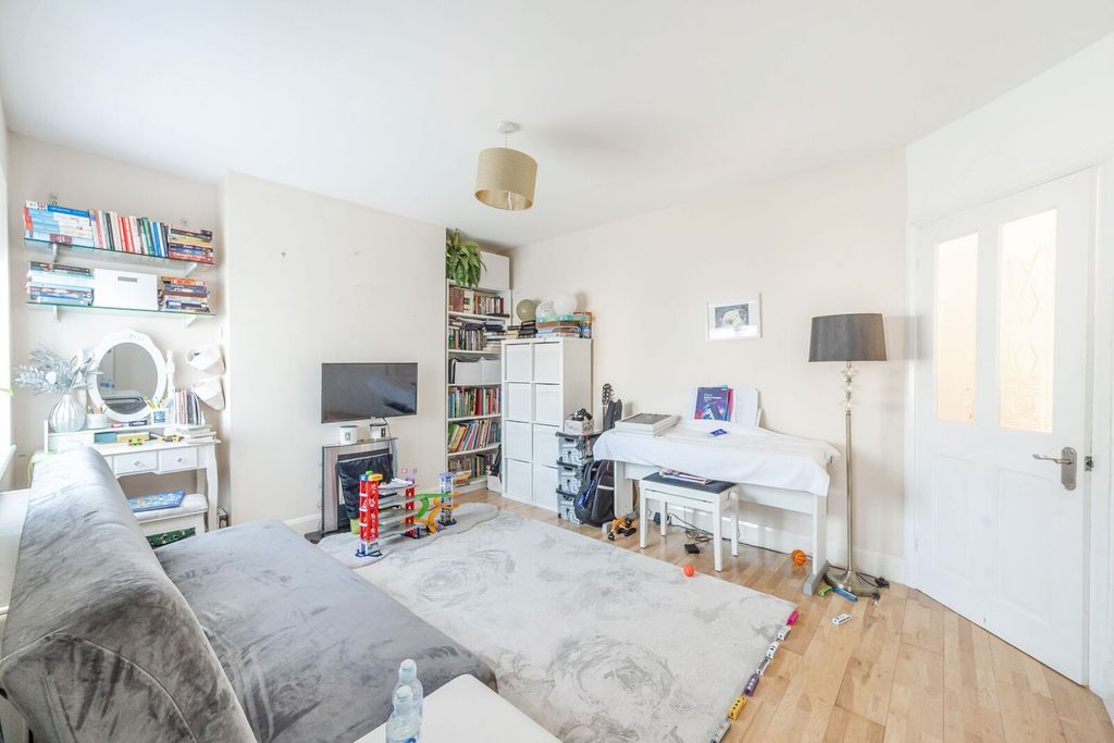 Property photo 2 of 7