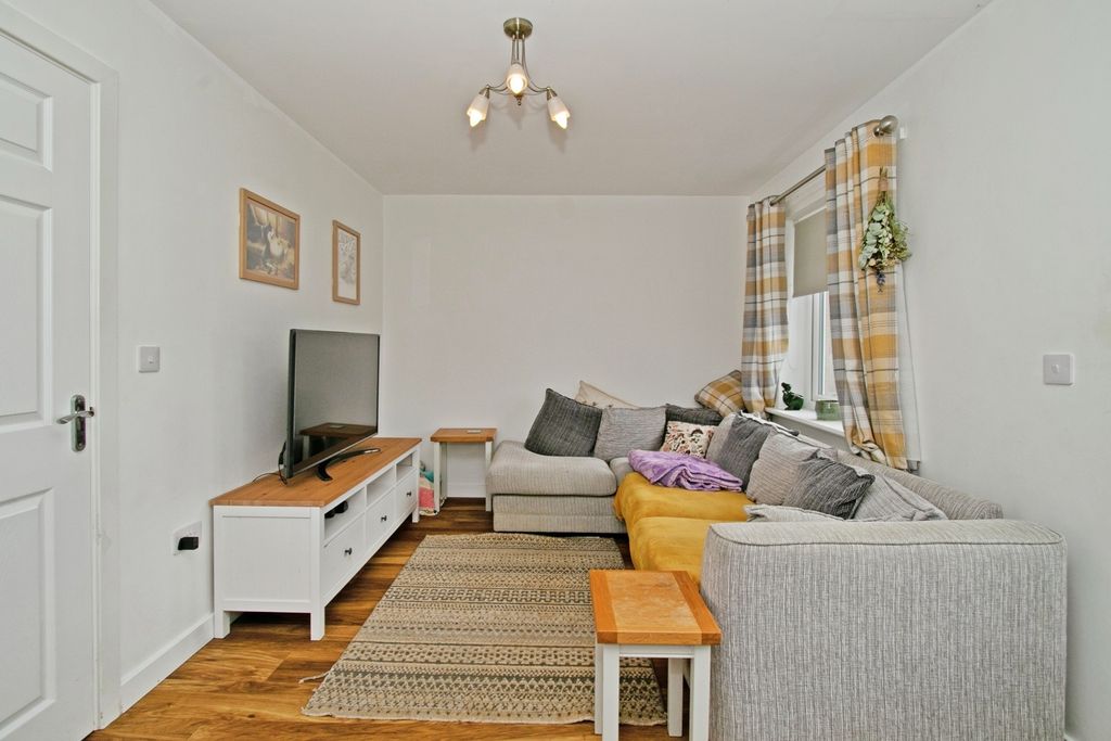 Property photo 3 of 14 Pbox-Img.Jpg