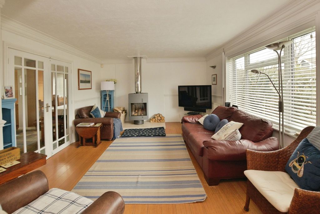 Property photo 2 of 17 Pbox-Img.Jpg