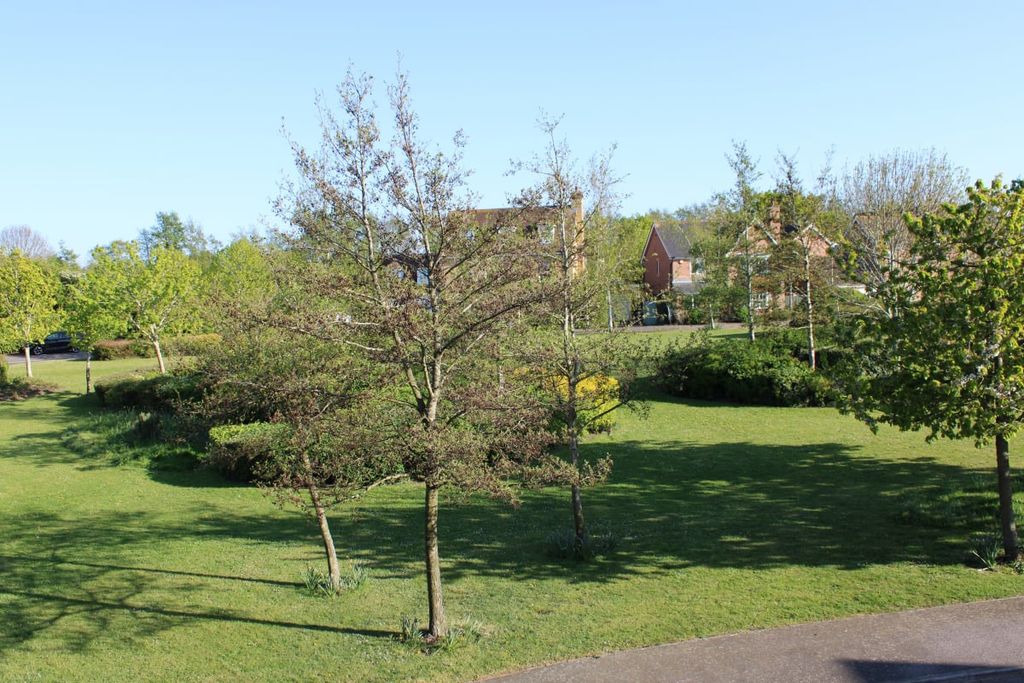 Property photo 2 of 21