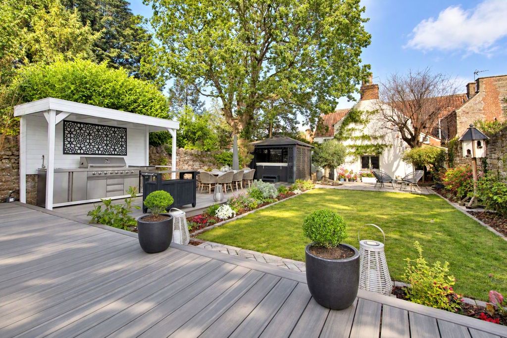 Property photo 3 of 21