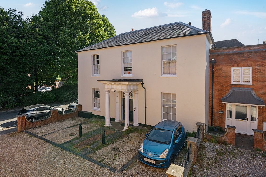 Property photo 1 of 10