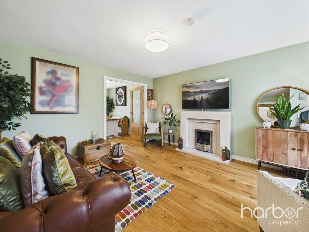 Property photo 3 of 34 4996244