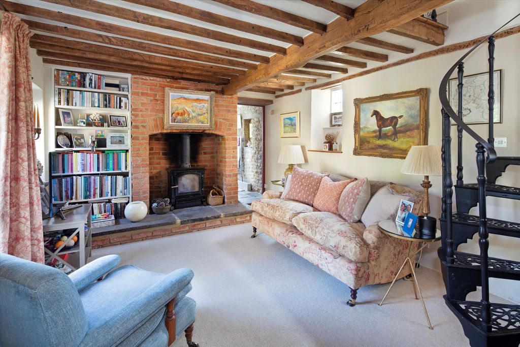 Property photo 2 of 12 Image