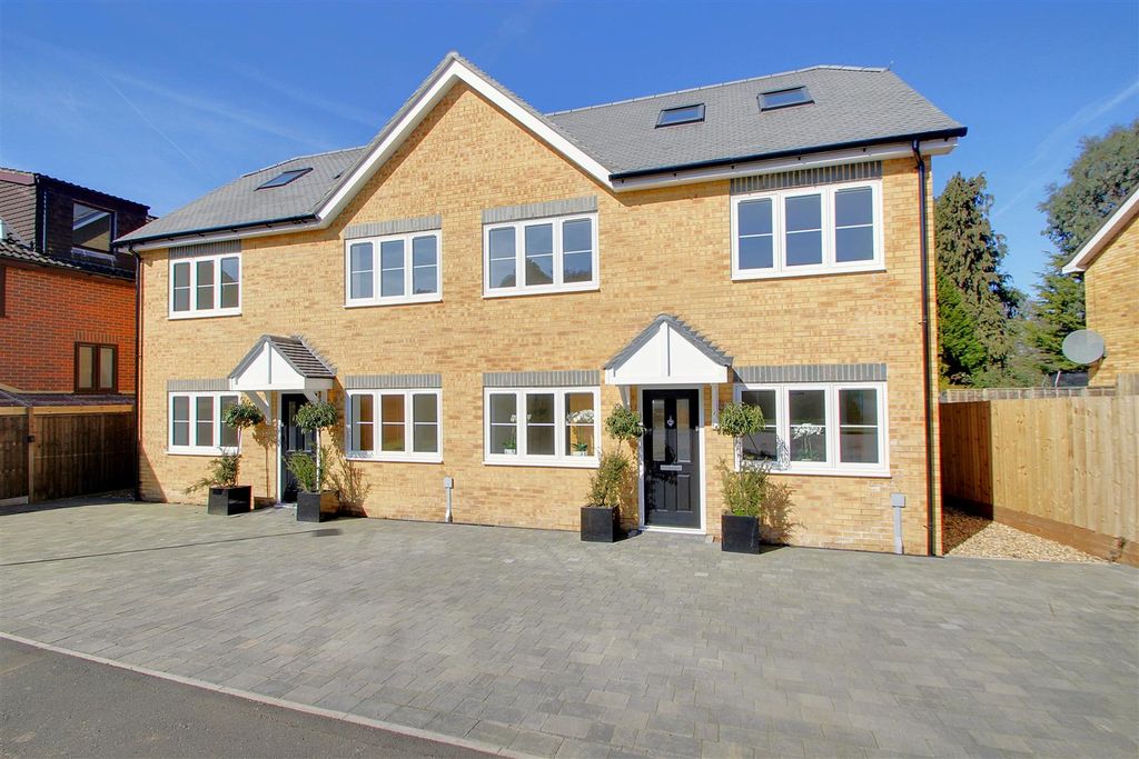 Property photo 1 of 27