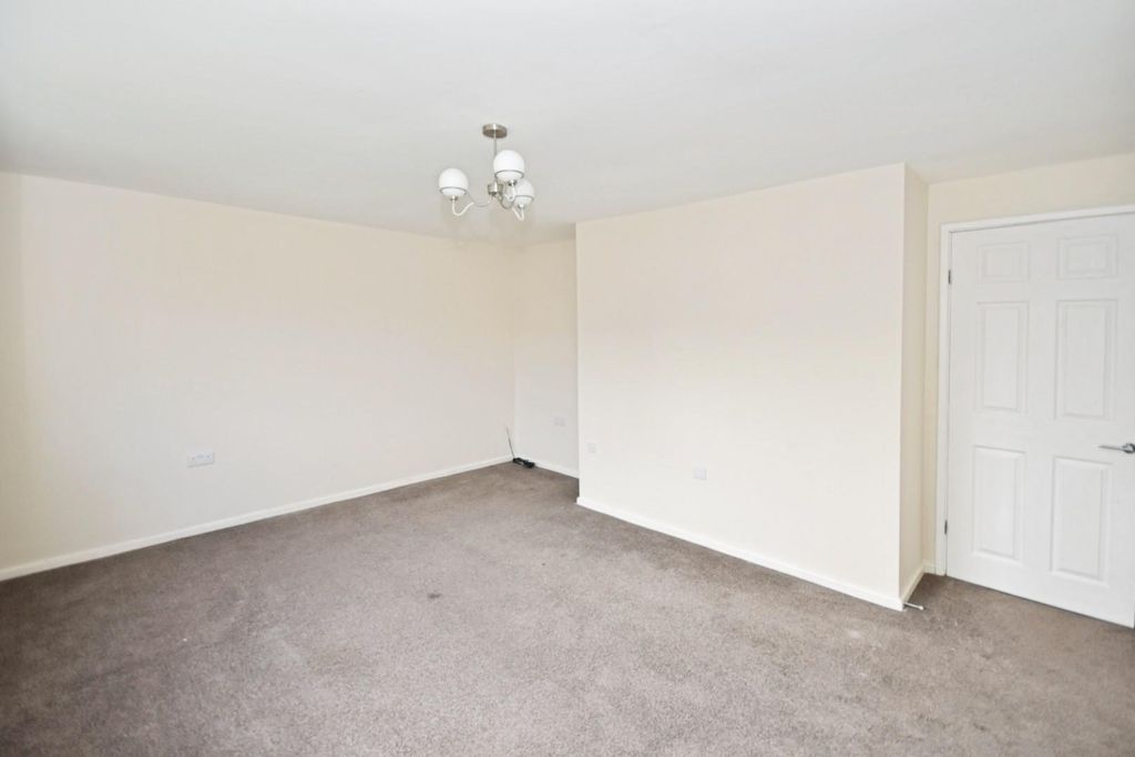 Property photo 3 of 11 Lounge 02.Jpg