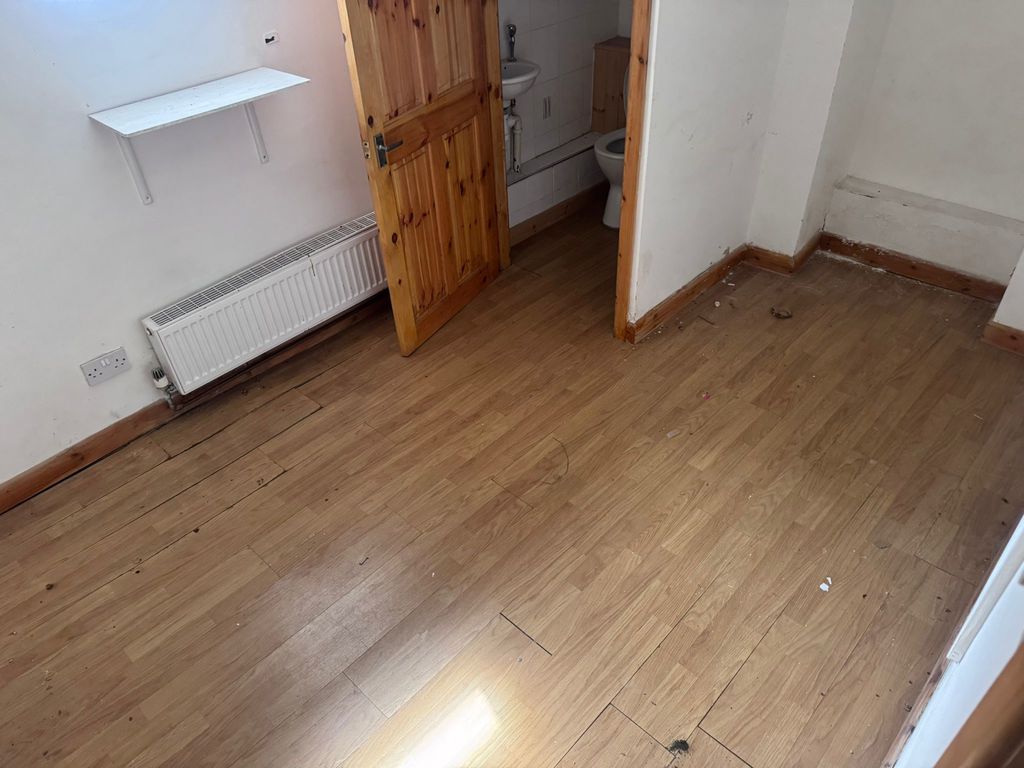 Property photo 3 of 7 Photo 3