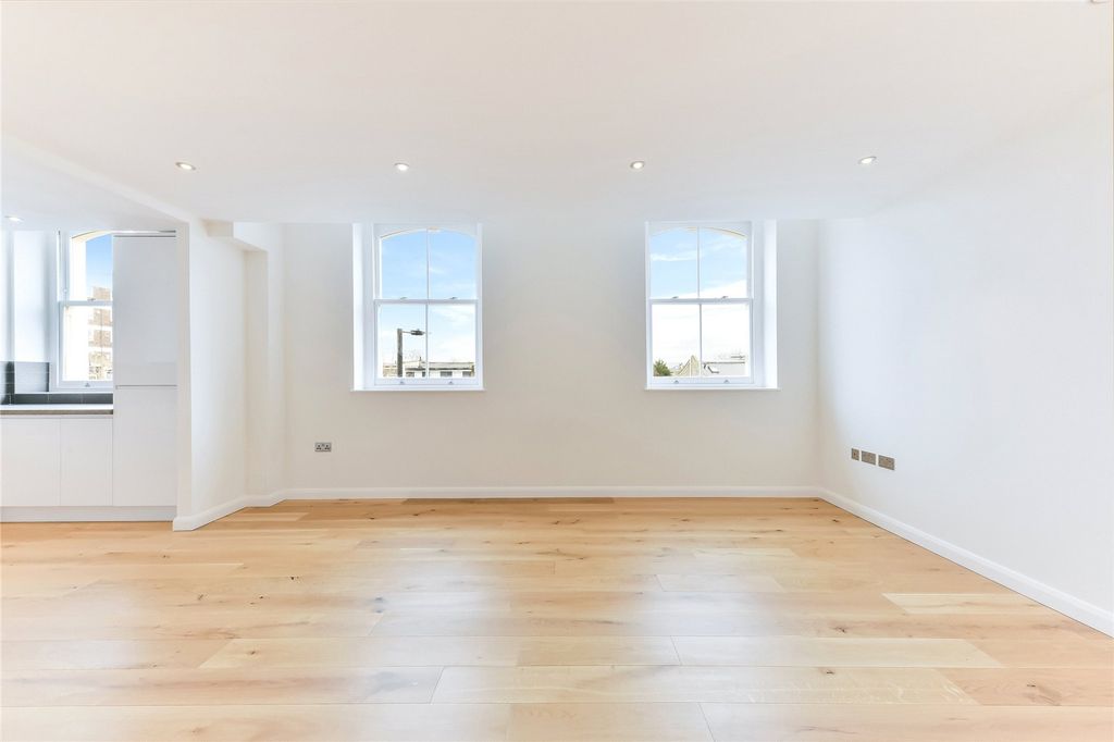 Property photo 2 of 14 Picture No. 08