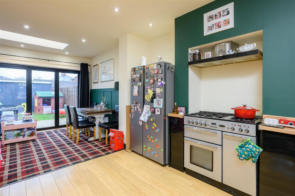 Property photo 3 of 16 Kitchen / Dining