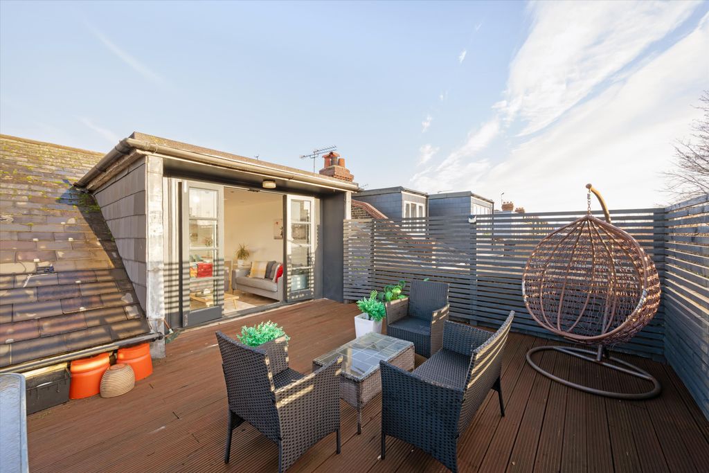 Property photo 3 of 13 Image