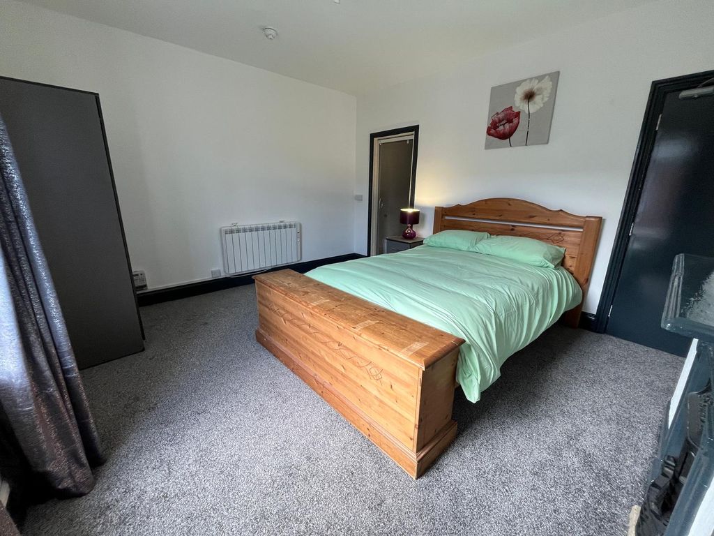 Property photo 2 of 9 Photo 1