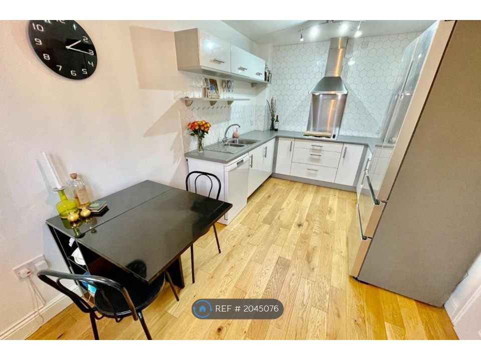 Property photo 3 of 22 Kitchen/Diner