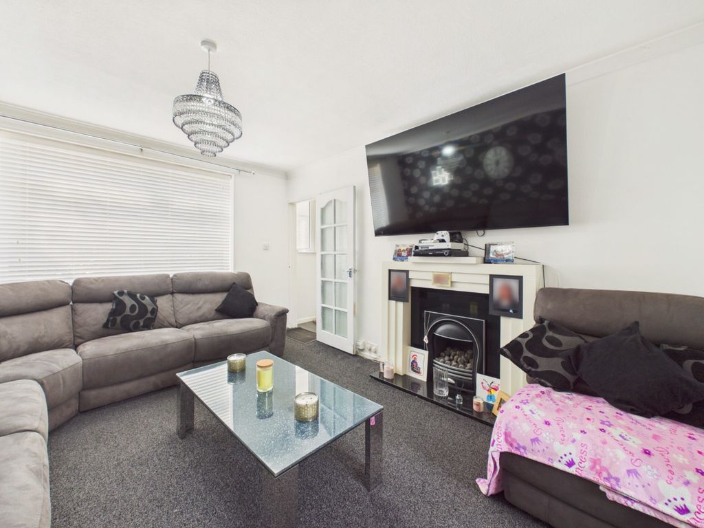 Property photo 2 of 18 5232074