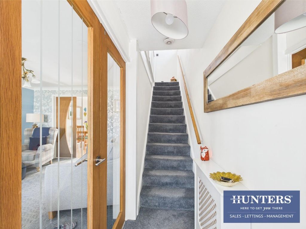 Property photo 3 of 17 Hallway