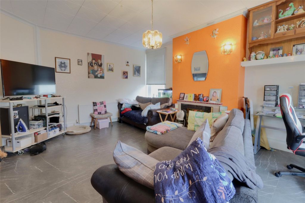 Property photo 2 of 23 2 - Picture No. 27