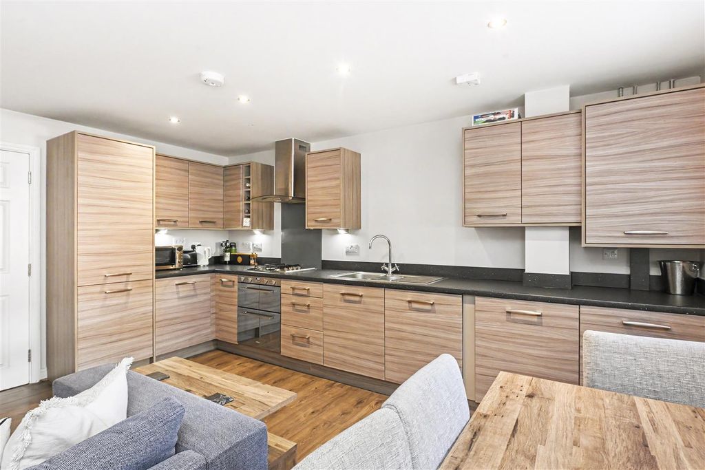Property photo 2 of 11 27-Millstone-Way-04.Jpg