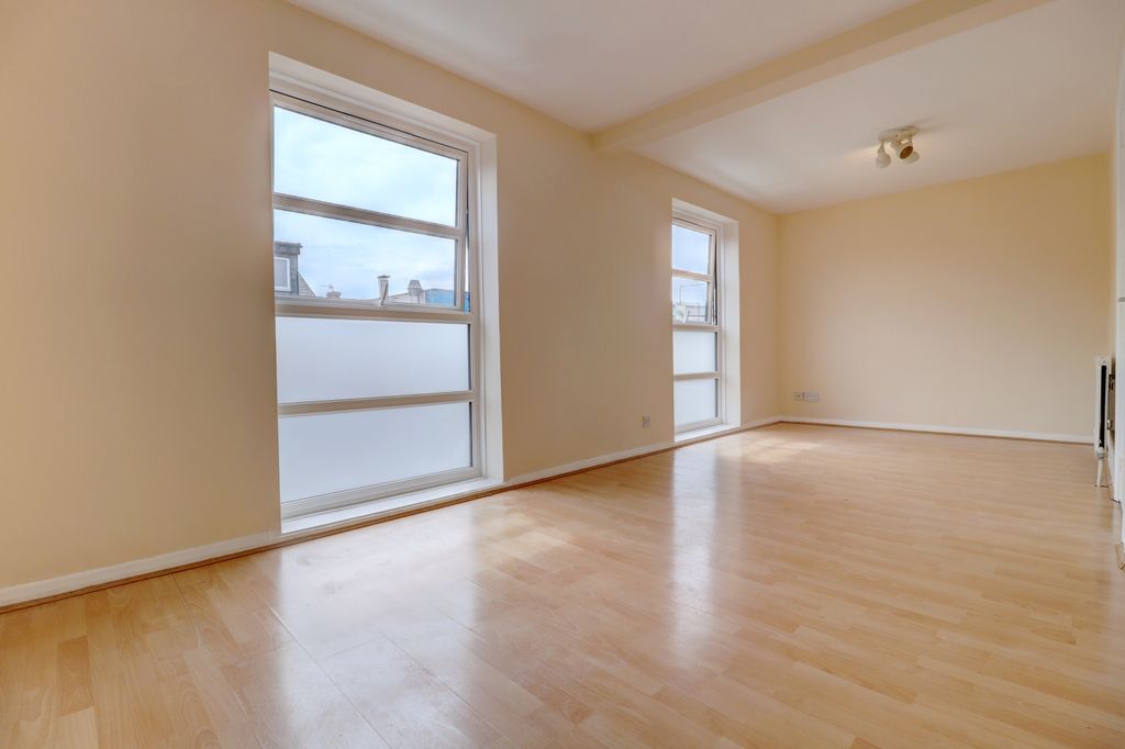 Property photo 2 of 7 Picture No. 09