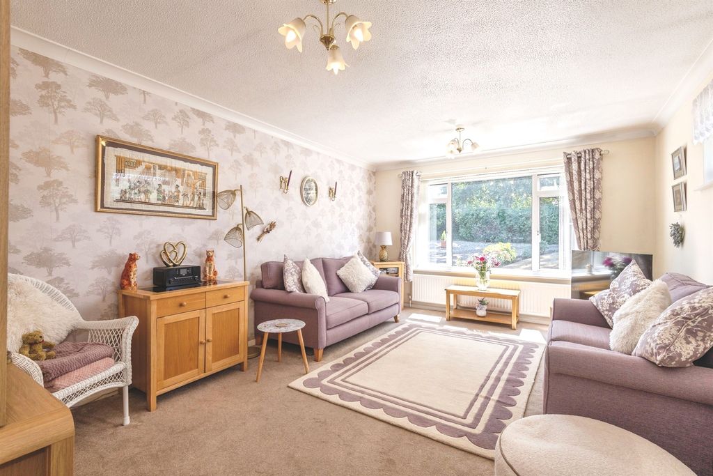 Property photo 3 of 13