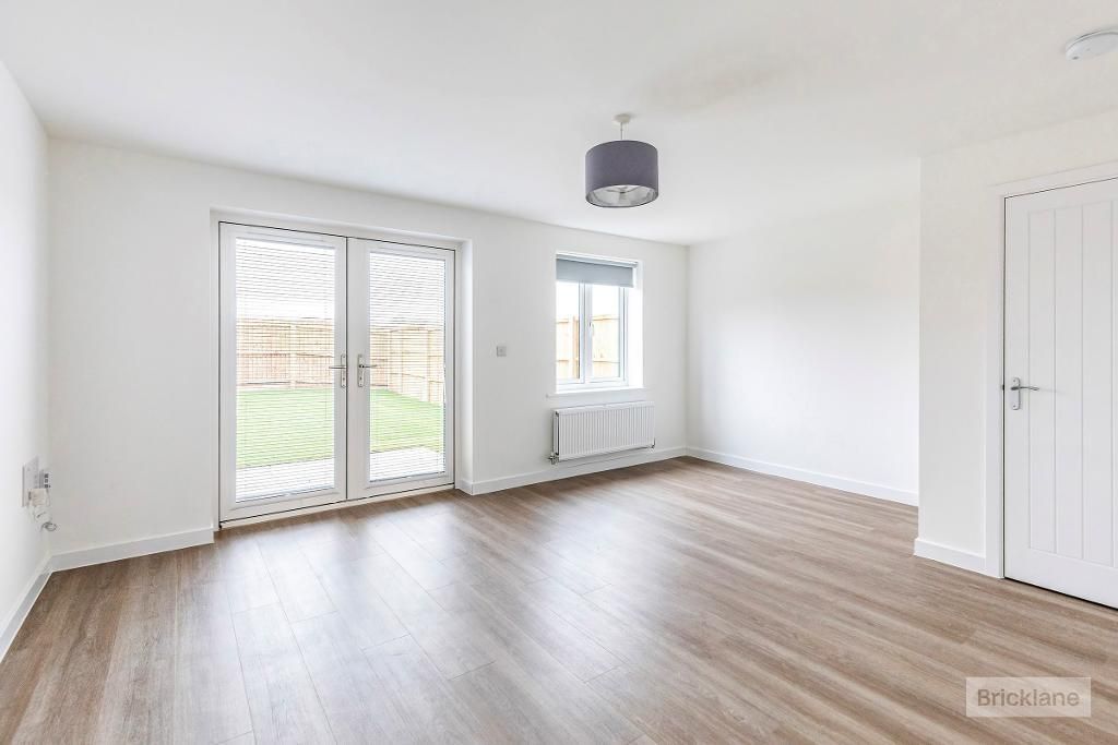 Property photo 3 of 13 Lounge