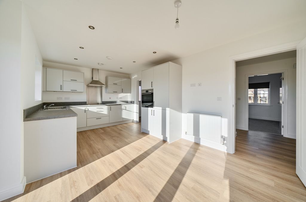 Property photo 3 of 23 Image