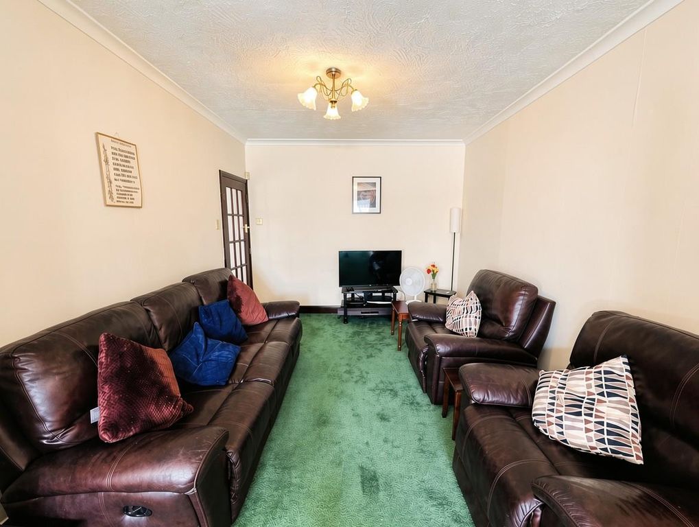 Property photo 3 of 16