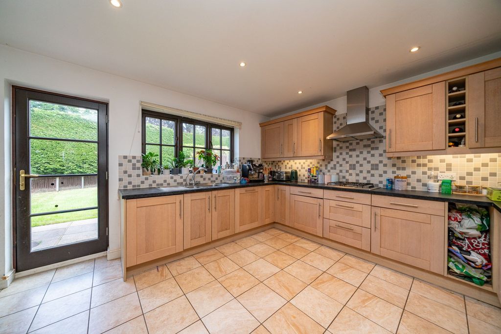 Property photo 3 of 18