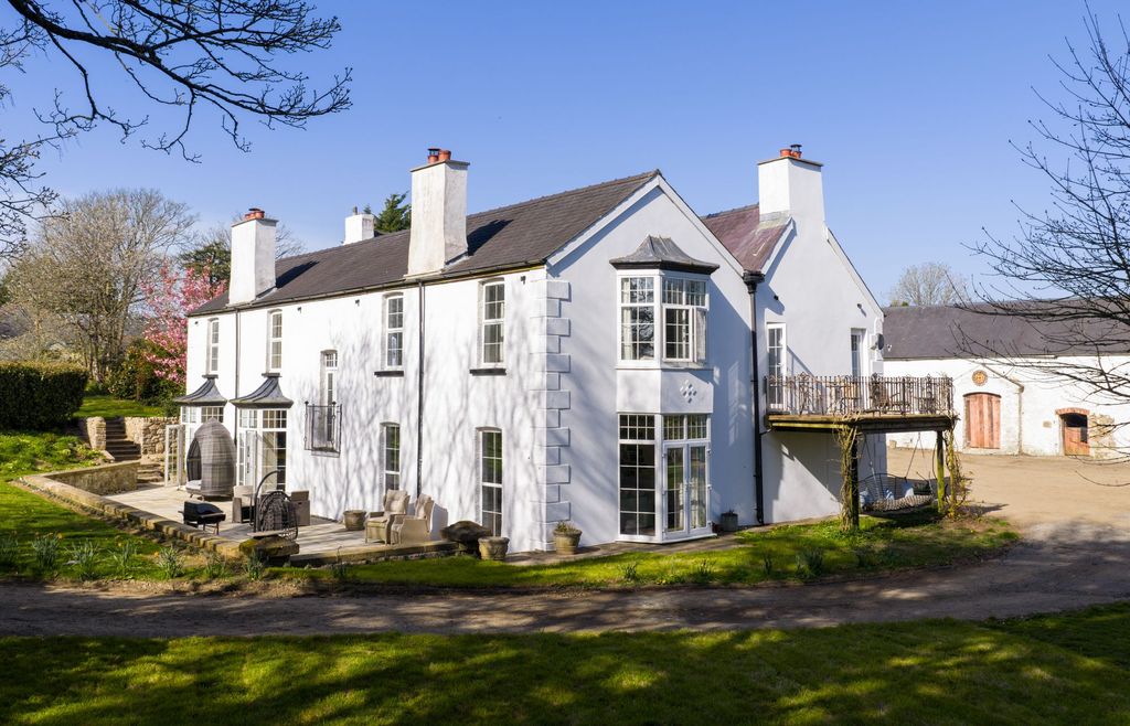 Property photo 1 of 81