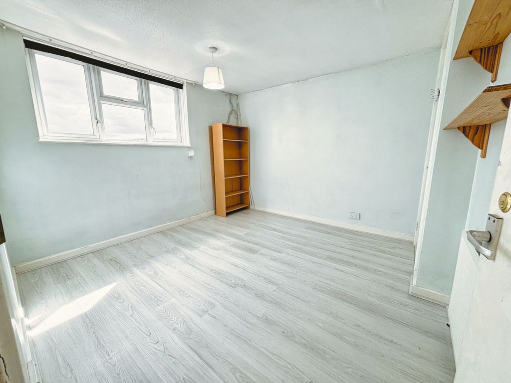Property photo 3 of 10 Picture No. 20