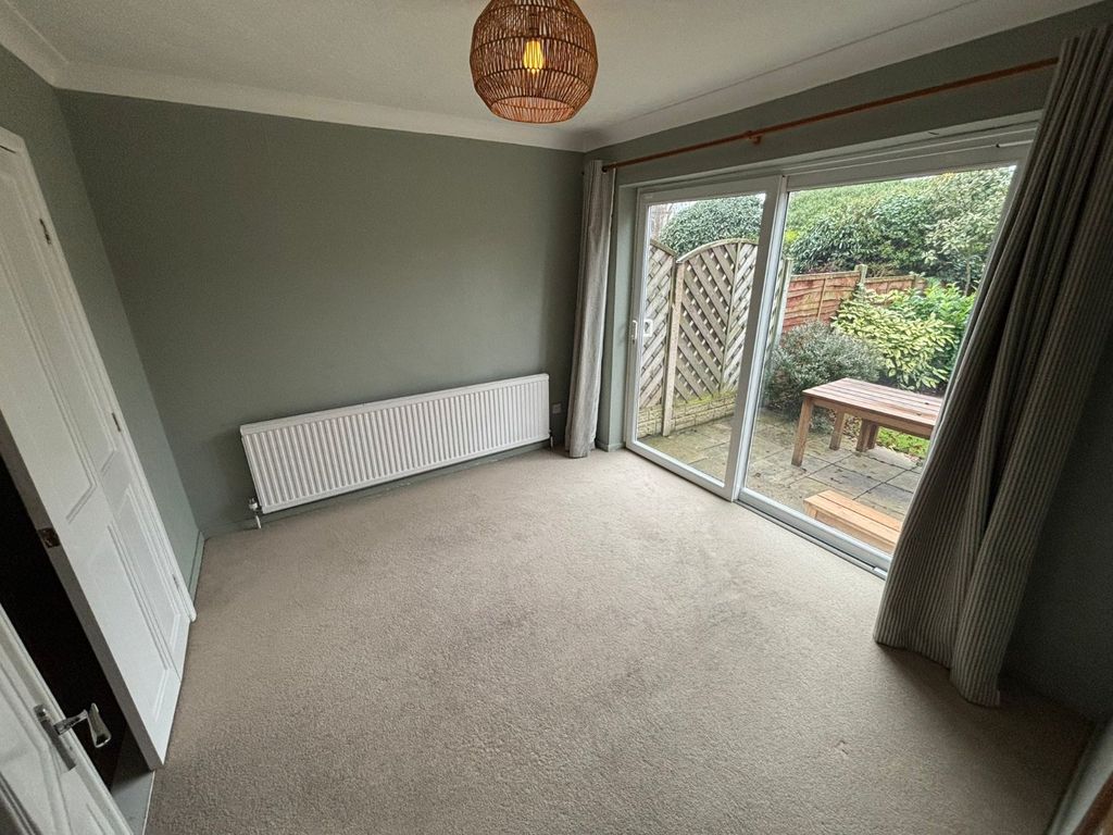 Property photo 3 of 11 Dining Room